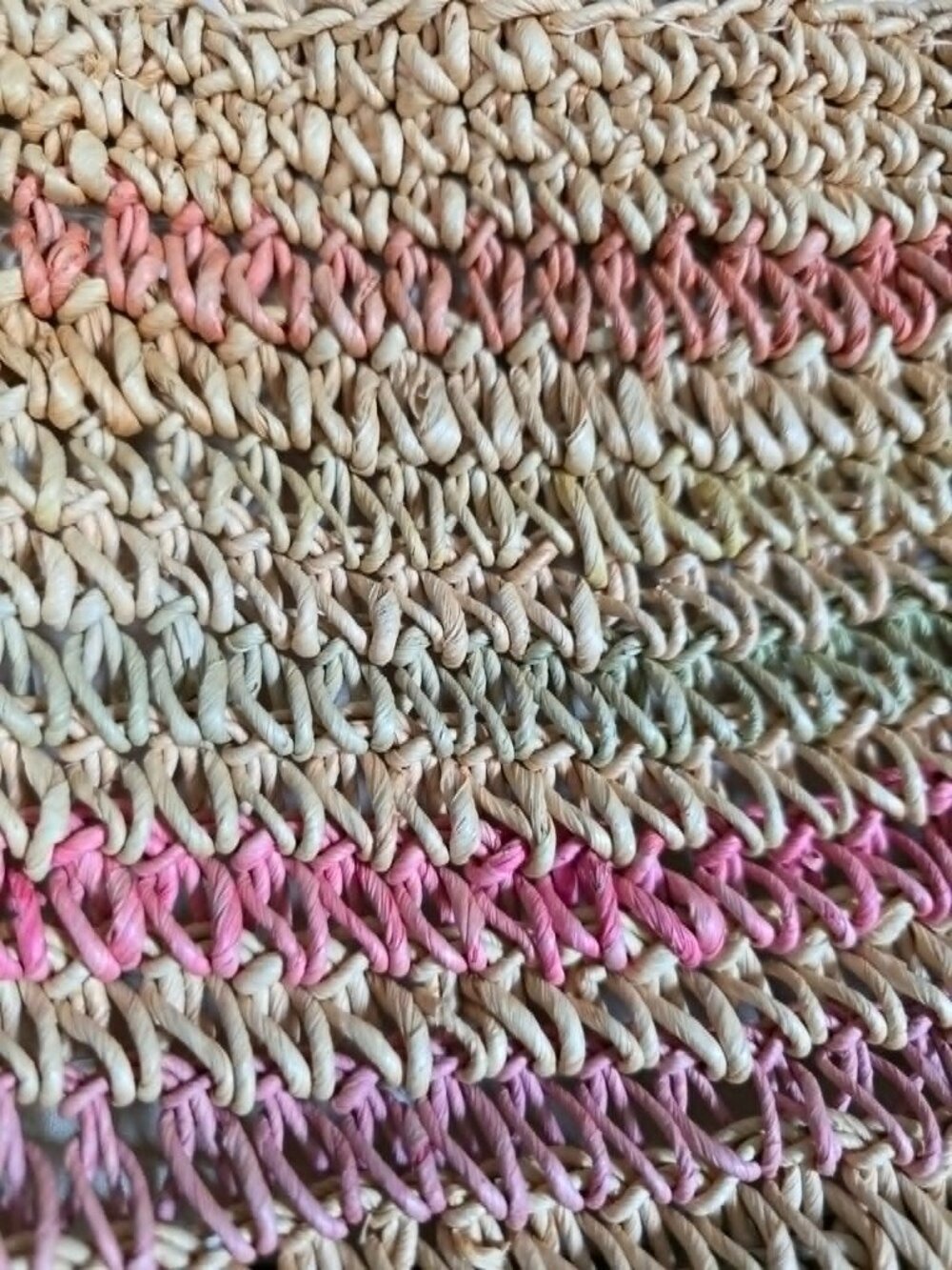 Vintage bohemian multicolored woven straw crossbody purse - Picture 3 of 7